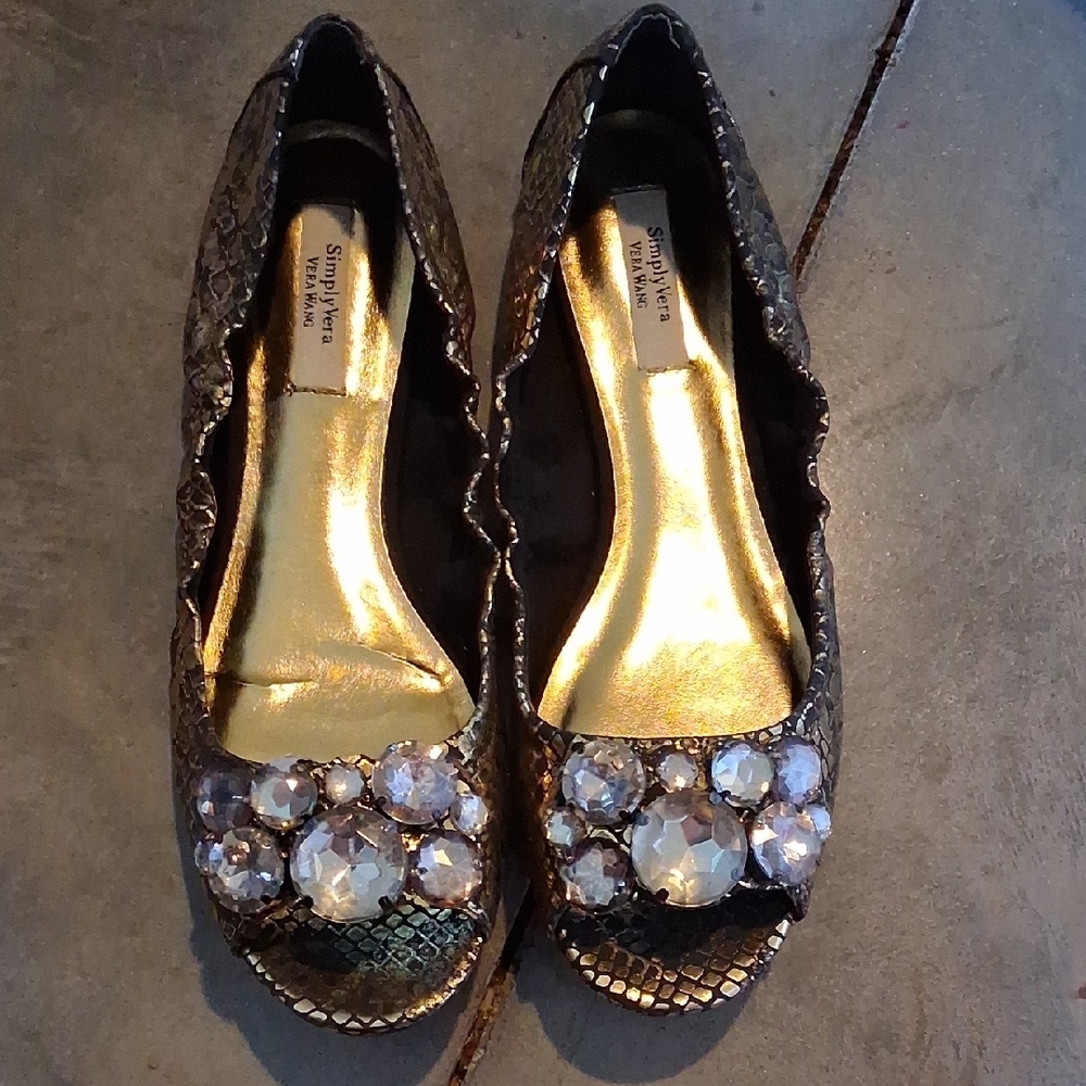 Simply Vera by Vera Wang Gold Flats with Sparkling Embellishments. New in box !
